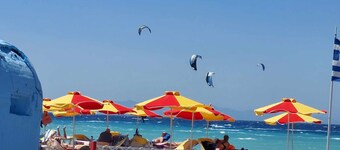 Casa Terra is Near Hillside Area Airport Beach