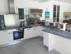 Private kitchen - Seasonal Rental (La Flotte)