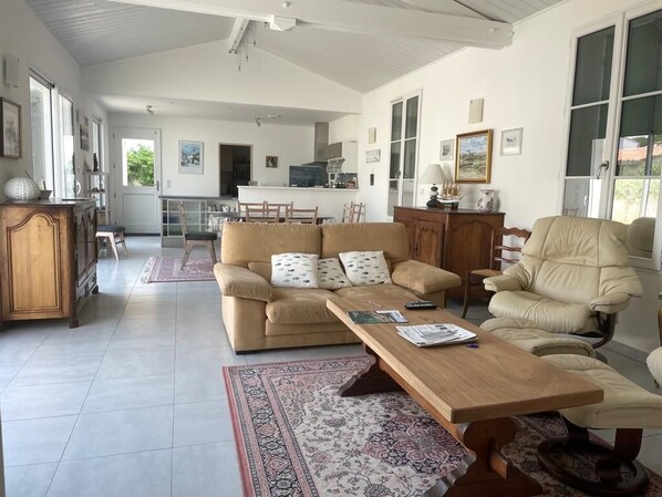 Living area - Seasonal Rental (La Flotte)