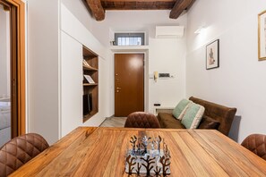 Apartment - Moderno Loft nel Cortile di un Casale Storico (Corsico)
