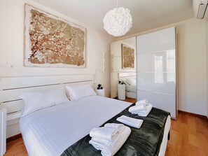 2 bedrooms, Internet - Moderno Bilocale con Terrazzo e Parcheggio (Florence)