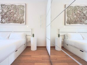 2 bedrooms, Internet - Moderno Bilocale con Terrazzo e Parcheggio (Florence)