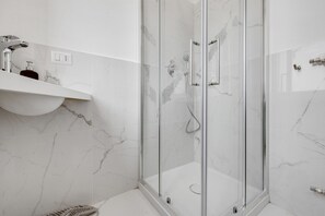 House | 1 bedroom - Cozy Penthouse With Stunning View Balcony (Milan)