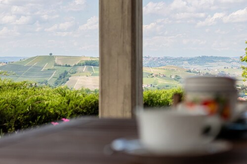Panorama Villa Nestled Among the Vineyards Langhe