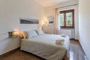 House - Panorama Villa Nestled Among the Vineyards Langhe (Neive)