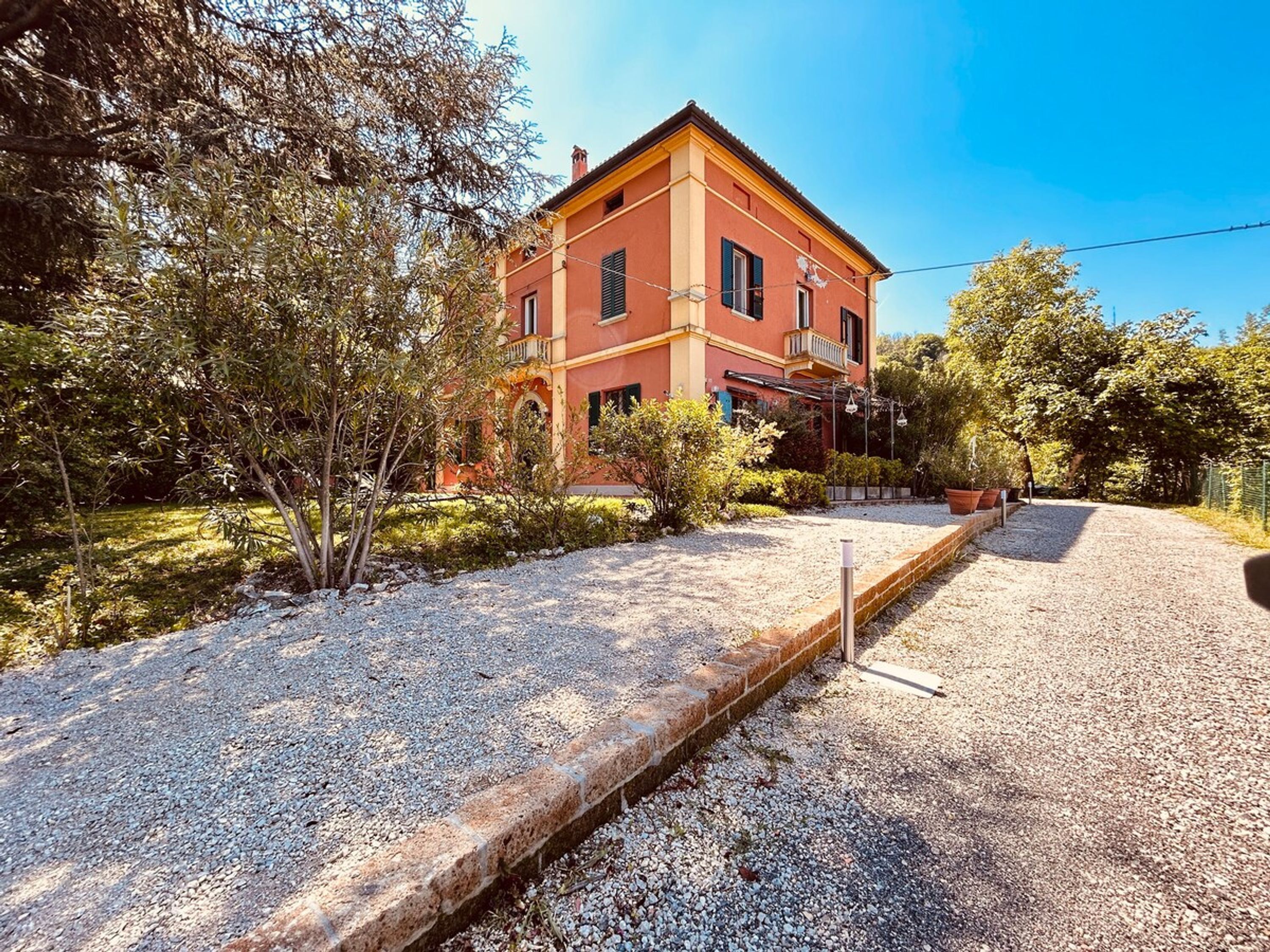 Appartamento | 3 camere, una scrivania, Internet