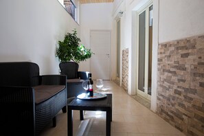 Apartment | 3 bedrooms, desk, Internet - Charming Casa Tilia by the old Town (Catania)