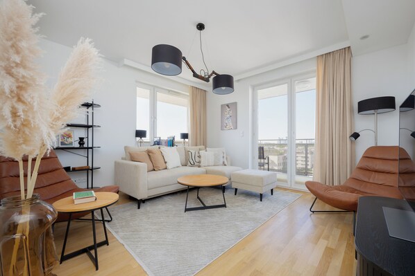 Apartment, 4 Bedrooms, 2 Bathrooms | 4 bedrooms, bed sheets - Luxury Four Bedroom Apartment by Renters (Warsaw)