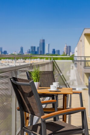 Balcony - Luxury Four Bedroom Apartment by Renters (Warsaw)