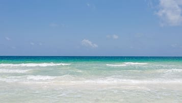 Playa privada, arena blanca