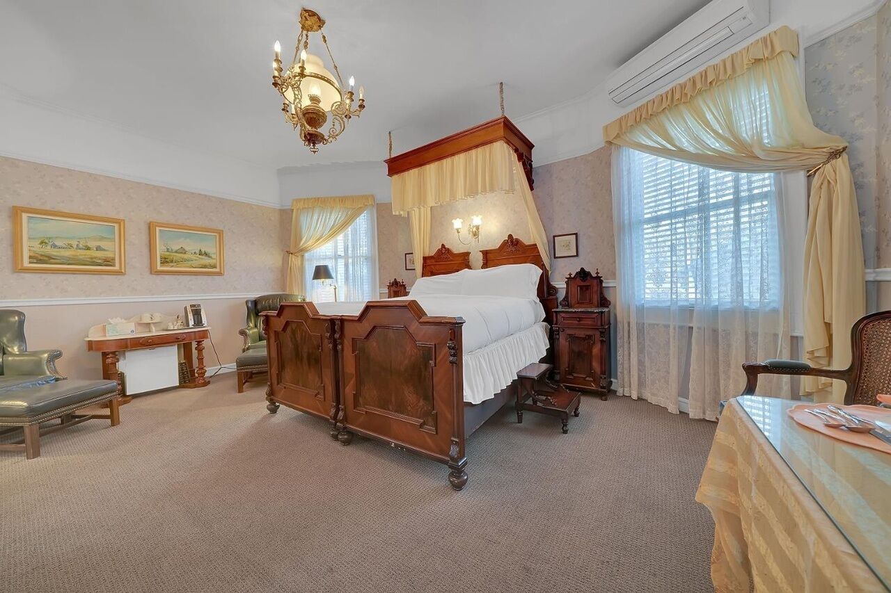 Blue Room at The Foxie | Main Street, Pet Friendly
