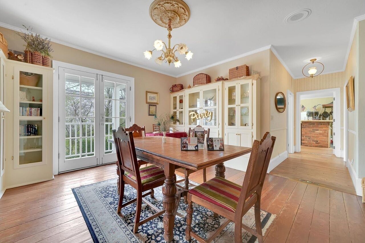 The Foxie House & Hideaway Suite - Sleeps 8