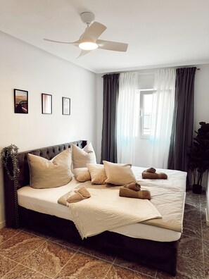 3 sovrum, skrivbord, wi-fi och sängkläder