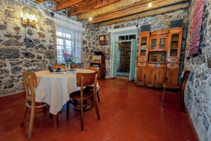 Restaurant - Native Hatis Mount Eco Resort (Hatis)