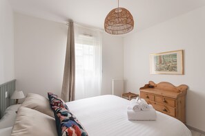 2 quartos, ferros/tábuas de passar roupa, Wi-Fi de cortesia