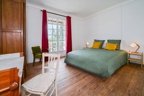 6 dormitorios, tabla de planchar con plancha, wifi gratis y ropa de cama