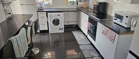 Fridge, microwave