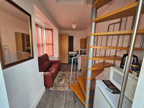 Căn hộ | Bếp riêng | Tủ lạnh, lò vi sóng 