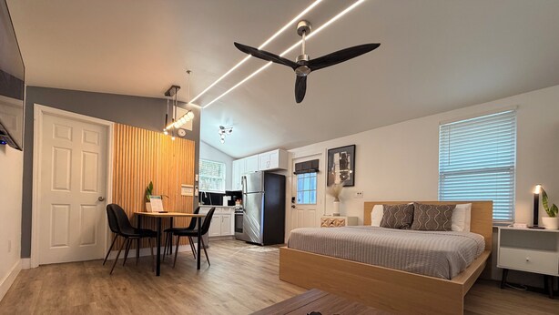 1 bedroom, desk, iron/ironing board, WiFi (free)