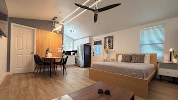 1 habitación, escritorio, tabla de planchar con plancha y wifi gratis