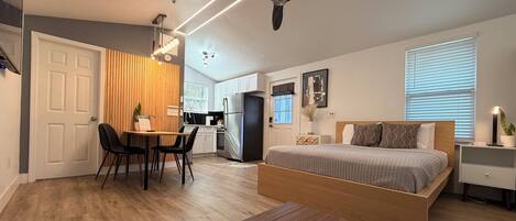 1 Schlafzimmer, Schreibtisch, Bügeleisen/Bügelbrett, kostenloses WLAN