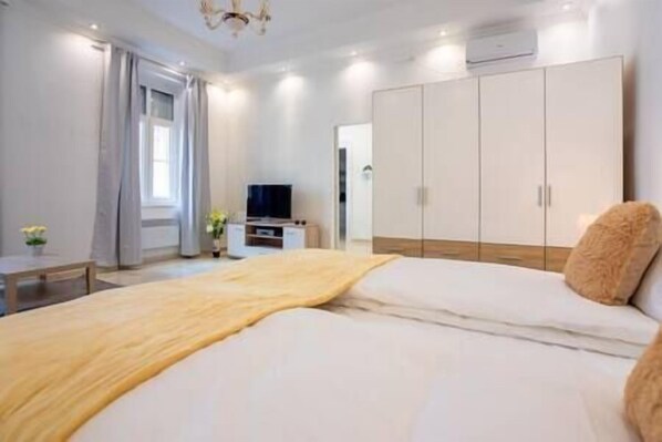 1 bedroom, WiFi, bed sheets - IMCT - Town Hall Apartment in the City (Budapest)