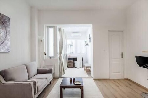 IMCT - Viktoria design studio apartment with A/C