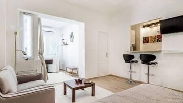 1 bedroom, iron/ironing board, WiFi