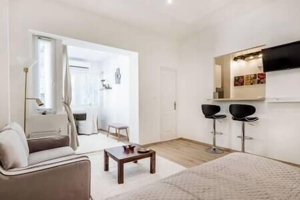 1 bedroom, iron/ironing board, WiFi