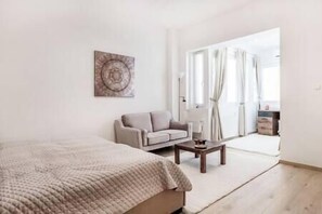 1 bedroom, iron/ironing board, WiFi