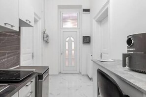 Fridge, microwave, stovetop, dishwasher - Dizsu's Place Budapest (Budapest)
