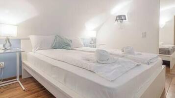 2 bedrooms, WiFi, bed sheets