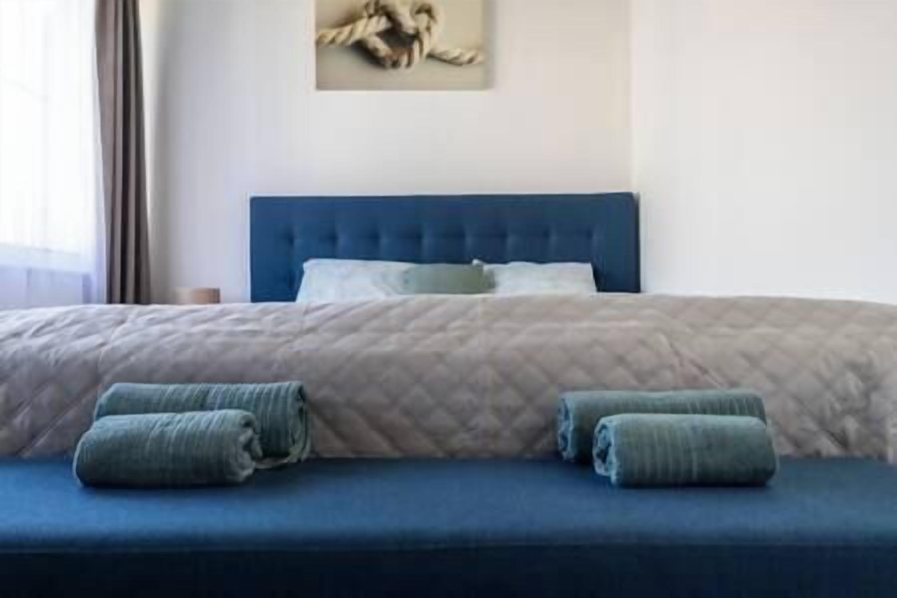 2 bedrooms, iron/ironing board, travel cot, WiFi