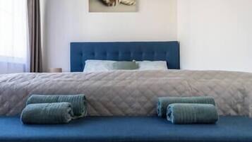 2 bedrooms, iron/ironing board, travel cot, WiFi