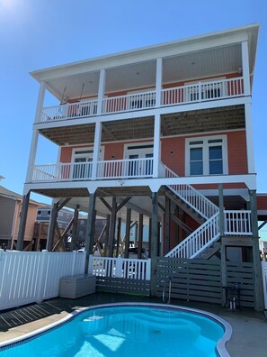 Pool - The Bu with a View (Oak Island)