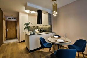 Dining - IMCT - Sun Hill A209 Luxury Suites (Budapest)