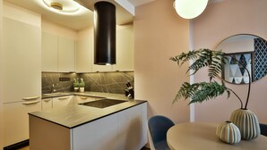 Dining - IMCT - Sun Hill A210 Luxury Suites (Budapest)