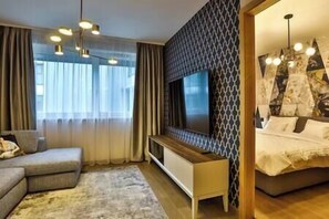 TV - Sun Hill A307 Luxury Suites (Budapest)
