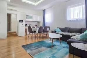 TV - Centrum Charm Apartment (Budapest)