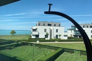 Property grounds - LB - Golden Beach Luxury Apartman (Siófok)
