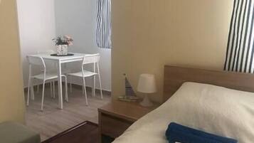 1 bedroom, WiFi, bed sheets