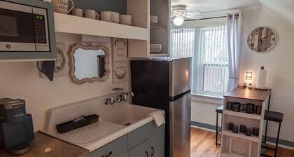 Cozy 1-bedroom house in Sheboygan walking distance to the lake and downtown.