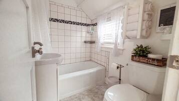 風筒、提供毛巾、番梘、洗頭水