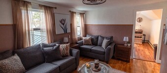 Cozy 1-bedroom house in Sheboygan walking distance to the lake and downtown.