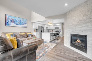 Interior - Family townhouse with Fireplace (Ellicottville)