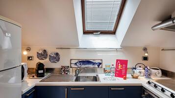 Apartment, Stadtblick | Eigene KĂŒche | GroĂer KĂŒhlschrank, Mikrowelle, Ofen, Herdplatte