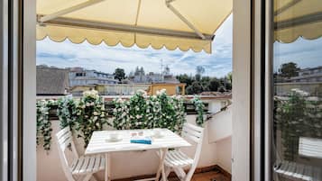 Apartment, Stadtblick | Balkon