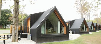 Modern Tiny Home 25/With Hot Tub!