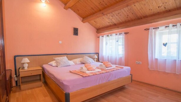 2 bedrooms, iron/ironing board, WiFi, bed sheets - Apartments Bonic - Two Bedroom Apartment (Veli Losinj)