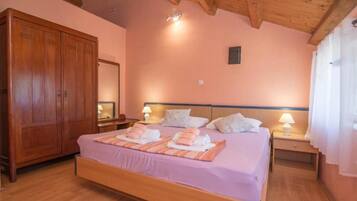 2 chambres, fer et planche Ă repasser, accĂšs Internet, draps fournis